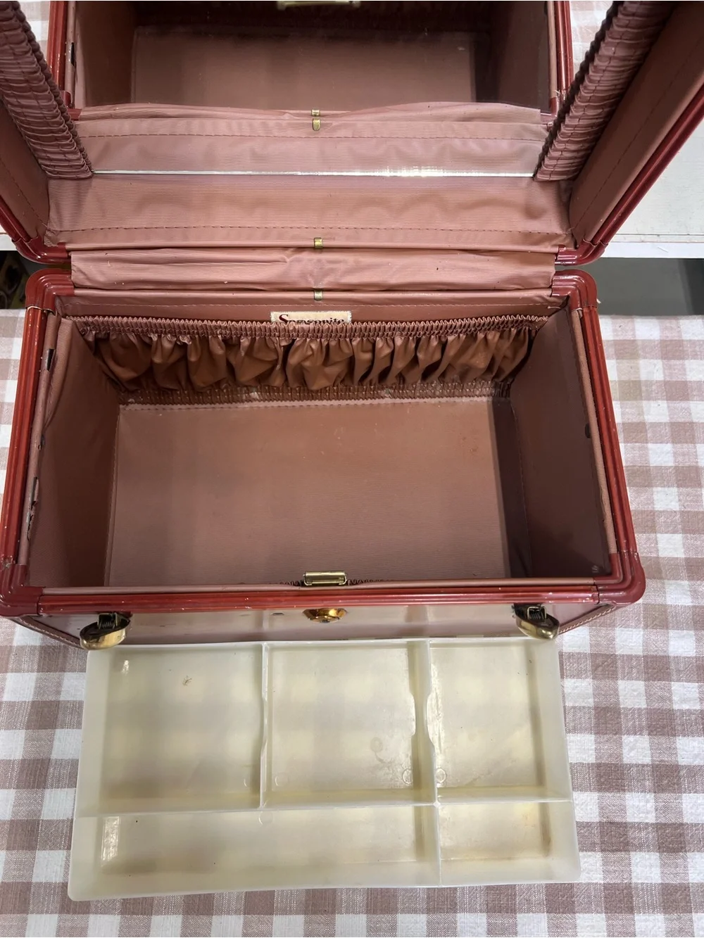 Vintage samsonite traincase brown luggage with key and tray makeup granny core